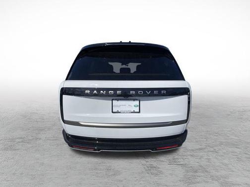 2025 Land Rover Range Rover P550e SE
