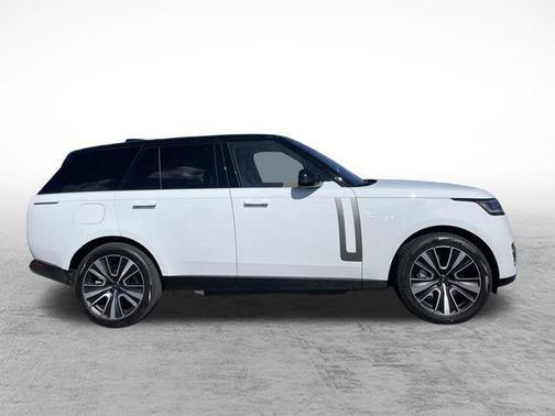2025 Land Rover Range Rover P550e SE