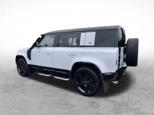 2023 Land Rover Defender 110 V8