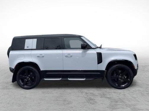 2023 Land Rover Defender 110 V8