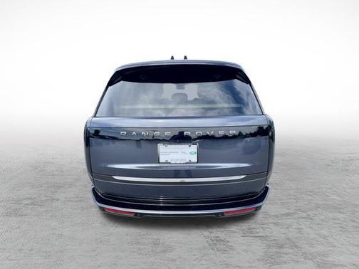 2025 Land Rover Range Rover P400 SE
