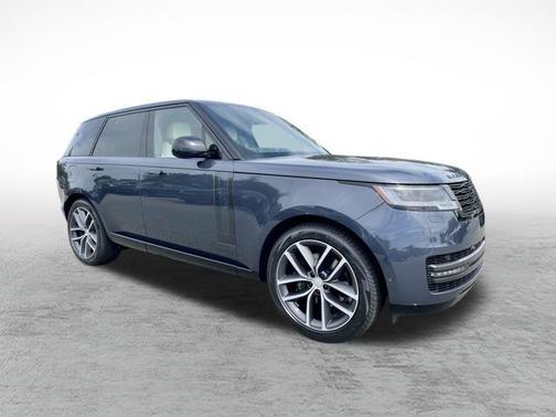 2025 Land Rover Range Rover P400 SE