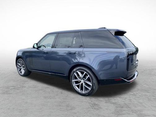 2025 Land Rover Range Rover P400 SE