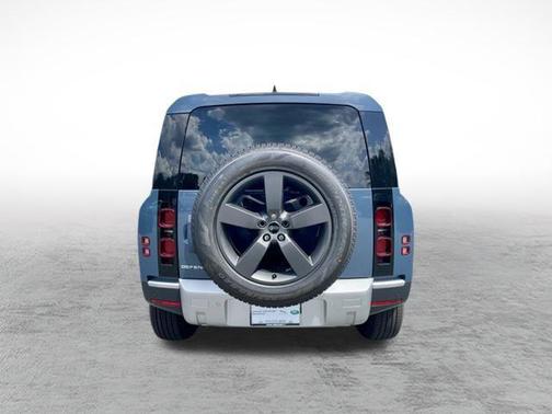 2025 Land Rover Defender 110 P300