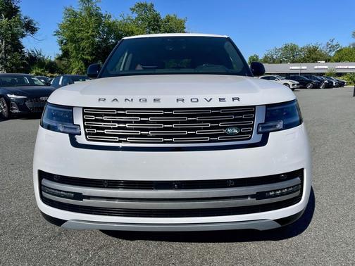 Ostuni Pearl White Premium Metallic 2026 Land Rover Range Rover P530 Autobiography