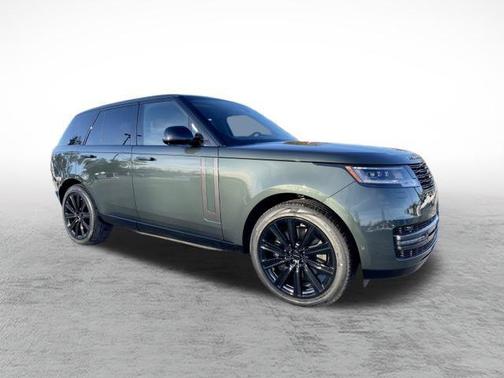 2026 Land Rover Range Rover P550e SE