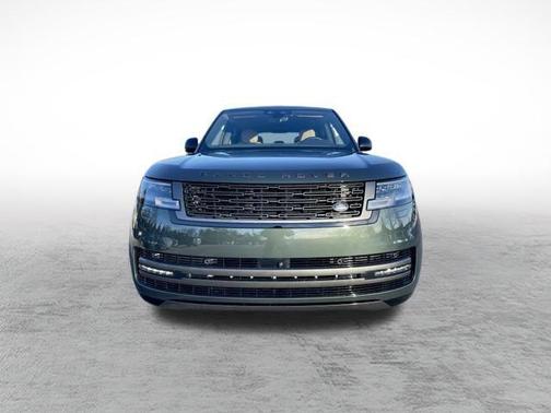 2026 Land Rover Range Rover P550e SE