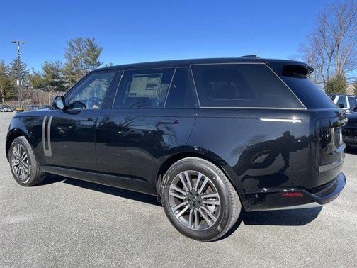 2025 Land Rover Range Rover P530 SE 7 Seat