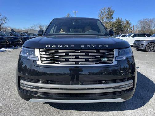 2025 Land Rover Range Rover P530 SE 7 Seat