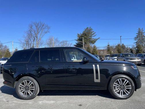 2025 Land Rover Range Rover P530 SE 7 Seat