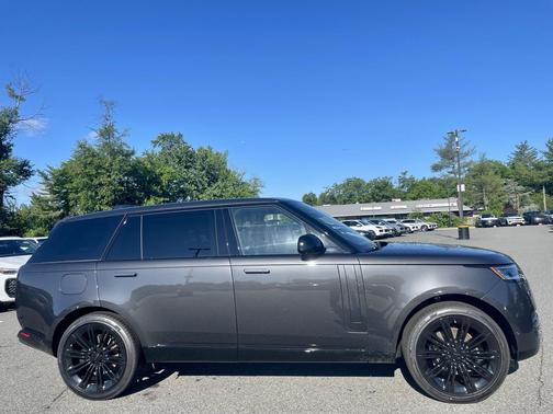 Carpathian Grey Premium Metallic 2026 Land Rover Range Rover P400 SE 7 Seat