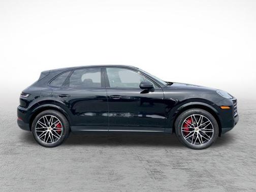 2024 Porsche Cayenne S