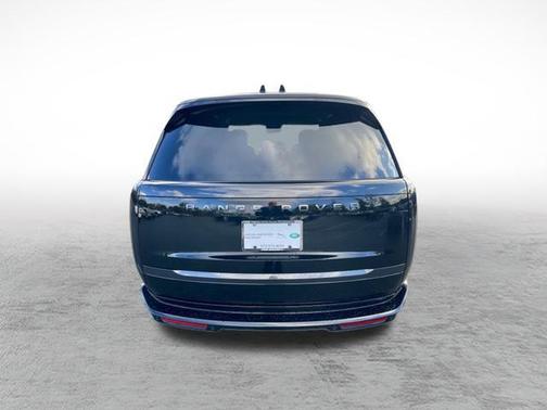 2025 Land Rover Range Rover P530 SE