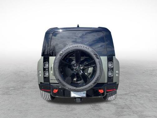 2025 Land Rover Defender 110 P400 X