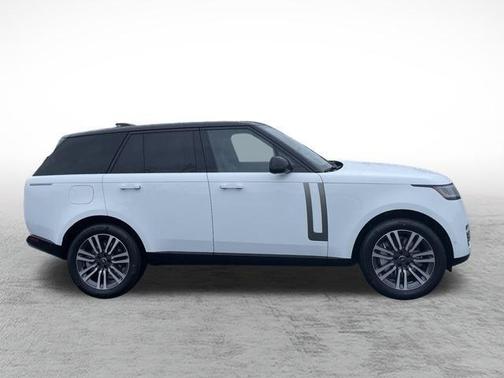 2025 Land Rover Range Rover P530 SE