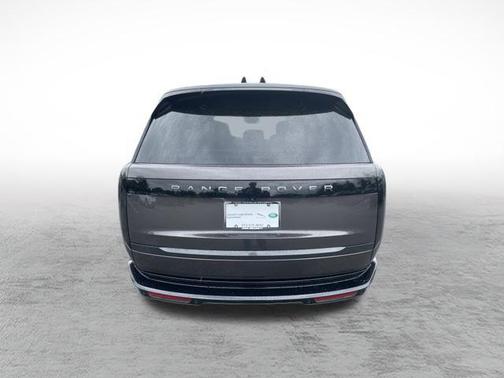 2025 Land Rover Range Rover P530 SE 7 Seat
