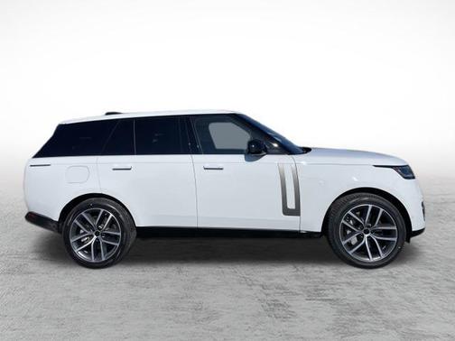 2026 Land Rover Range Rover P530 SE