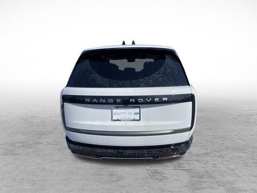 2026 Land Rover Range Rover P530 SE