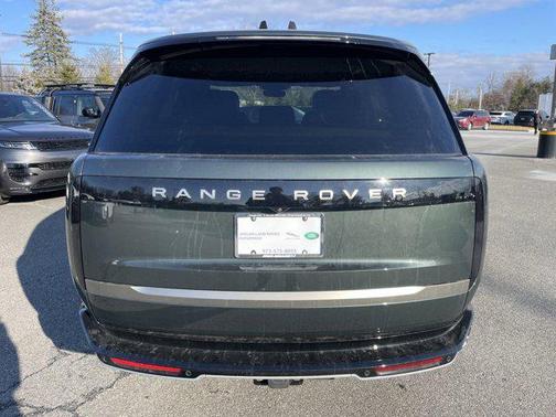 2025 Land Rover Range Rover P530 SE