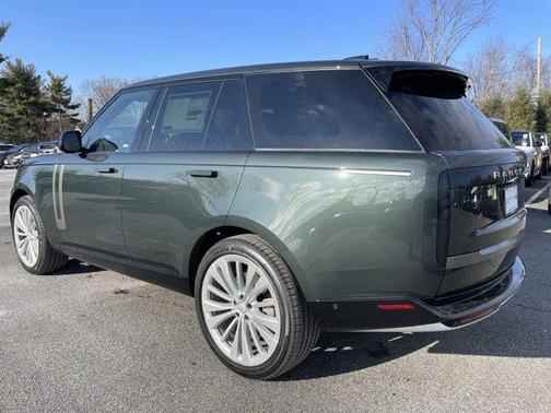 2025 Land Rover Range Rover P530 SE