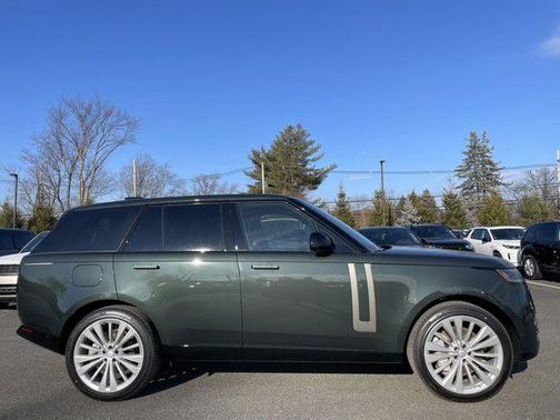 2025 Land Rover Range Rover P530 SE