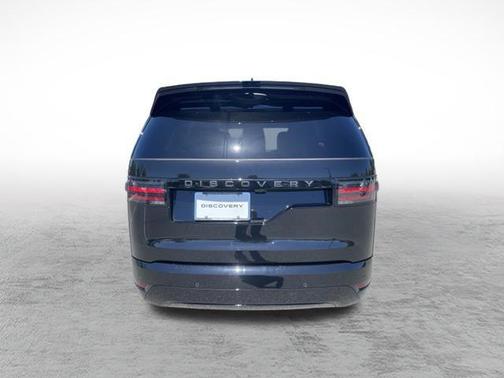Santorini Black Metallic 2026 Land Rover Discovery Dynamic SE