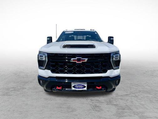 Summit White 2025 Chevrolet Silverado 2500 4WD Crew Cab Standard Bed ZR2