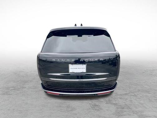 Santorini Black 2026 Land Rover Range Rover P400 SE