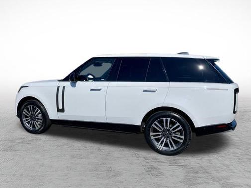 Fuji White 2023 Land Rover Range Rover P530 SE