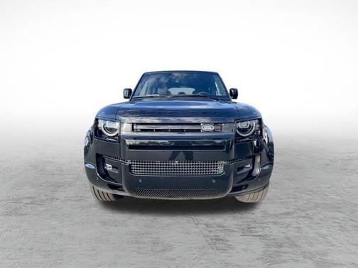 2026 Land Rover Defender 110 V8