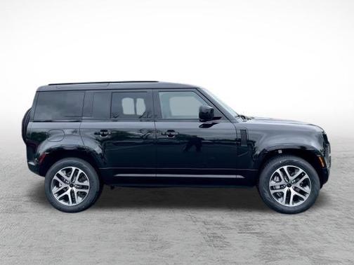 Santorini Black 2026 Land Rover Defender P400 X-Dynamic SE