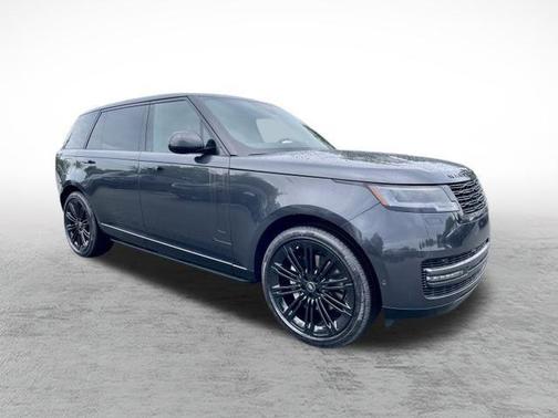 2025 Land Rover Range Rover P400 SE 7 Seat