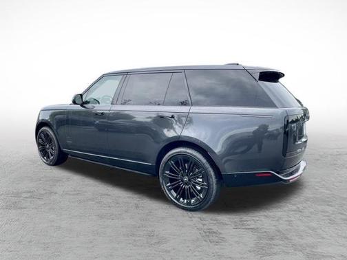 2025 Land Rover Range Rover P400 SE 7 Seat