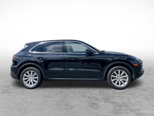 2023 Porsche Cayenne Base
