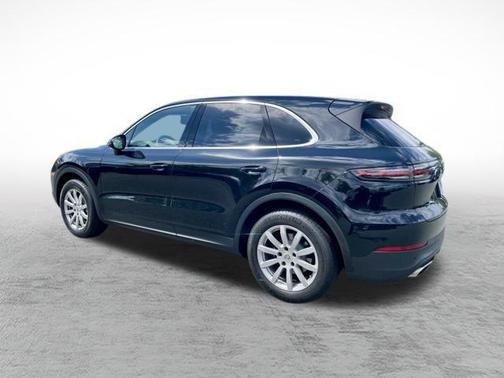 2023 Porsche Cayenne Base