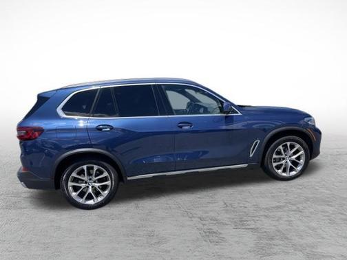 Phytonic Blue Metallic 2022 BMW X5 xDrive40i