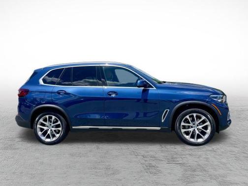 Phytonic Blue Metallic 2022 BMW X5 xDrive40i
