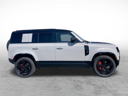 Keswick Green Metallic 2026 Land Rover Defender P400 X