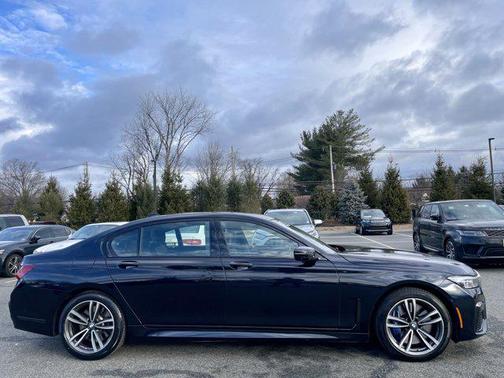 2022 BMW 750 i xDrive
