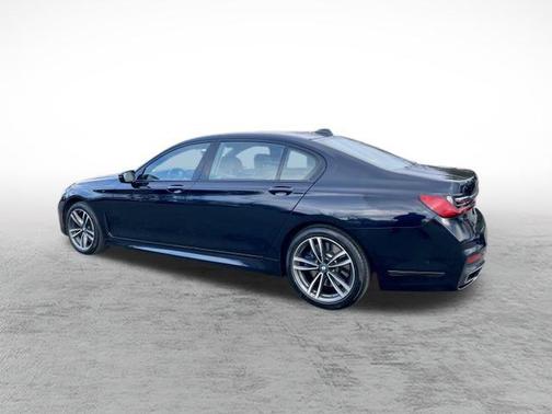 2022 BMW 750 i xDrive