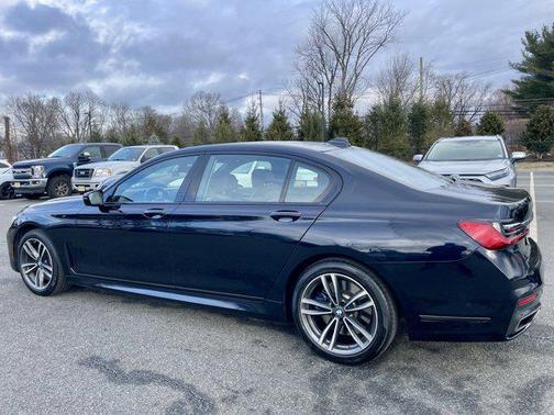 2022 BMW 750 i xDrive