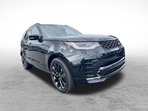 Santorini Black Metallic 2026 Land Rover Discovery Dynamic SE