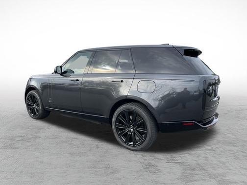 2025 Land Rover Range Rover P550e Autobiography