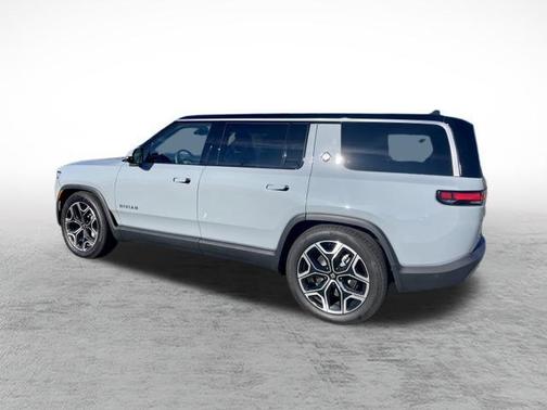 2026 Rivian R1S Adventure