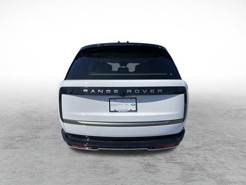 2025 Land Rover Range Rover P530 SE