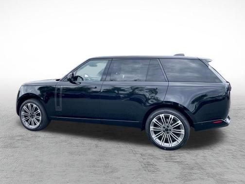 Santorini Black 2026 Land Rover Range Rover P530 SE 7 Seat