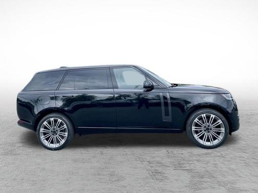 Santorini Black 2026 Land Rover Range Rover P530 SE 7 Seat