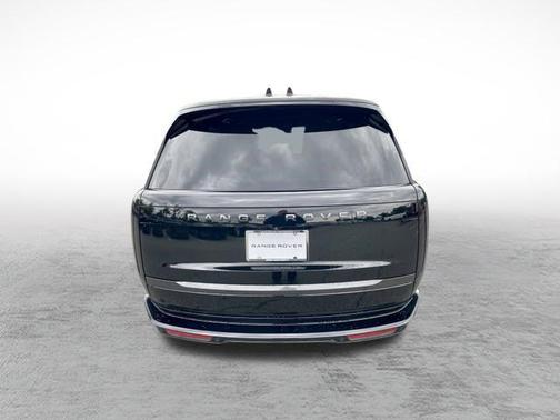 Santorini Black 2026 Land Rover Range Rover P530 SE 7 Seat