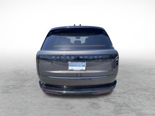 2025 Land Rover Range Rover P400 SE