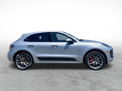 2022 Porsche Macan Base